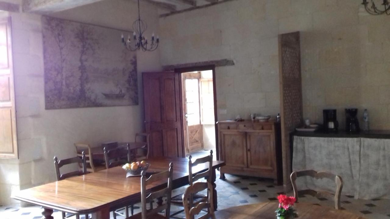 Manoir De La Fontaine Du Chene Bed and Breakfast Coutures  Buitenkant foto