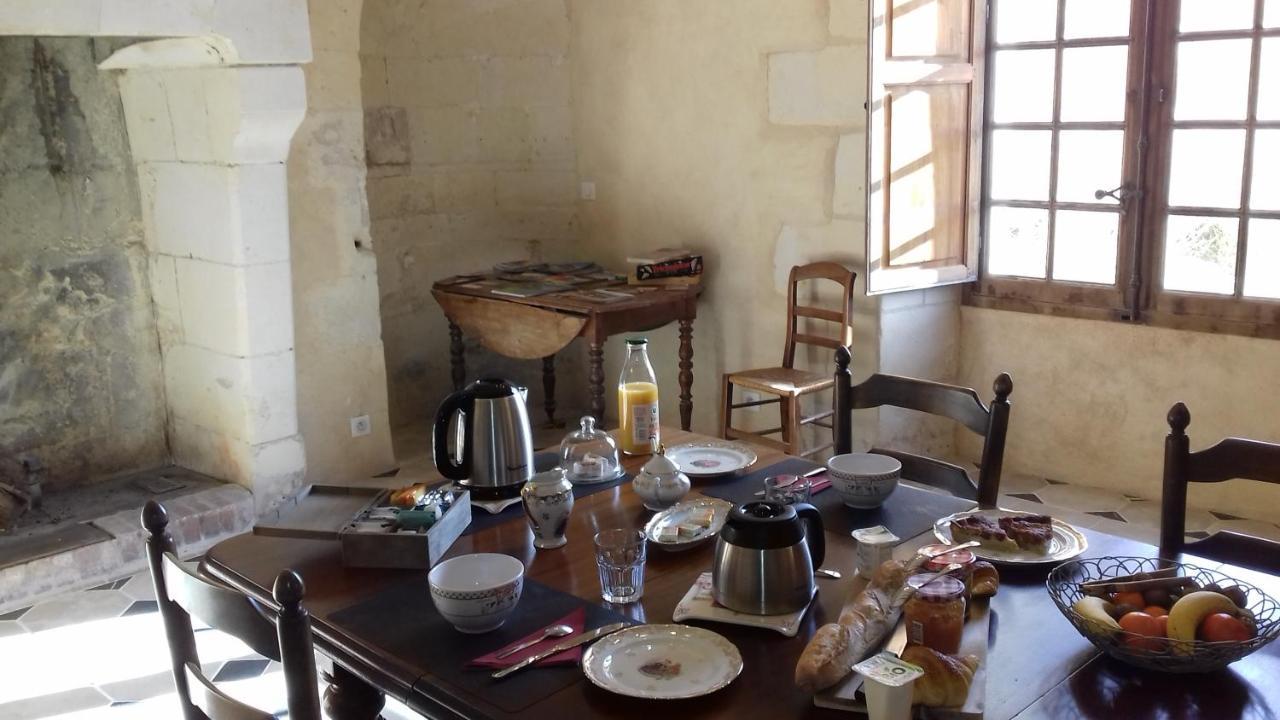 Manoir De La Fontaine Du Chene Bed and Breakfast Coutures  Buitenkant foto