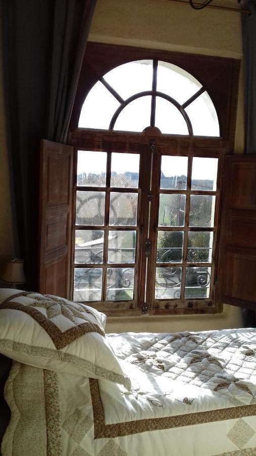 Manoir De La Fontaine Du Chene Bed and Breakfast Coutures  Buitenkant foto